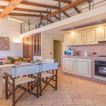 Casa A Due Passi Dalla Roccia Dell'orso